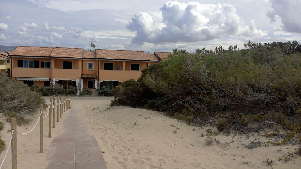 La Casa Sulle Dune Badesi Exterior foto